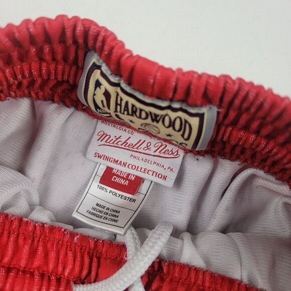 Mitchell & Ness 96-97 Vancouver Grizzlies NBA Men's Swingman Shorts Size Medium - Picture 3 of 11